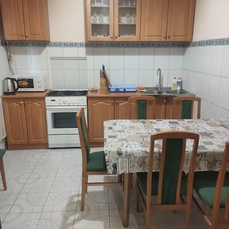 Domovik ,kirilla I Mefodiya, 5 Mukaçeve