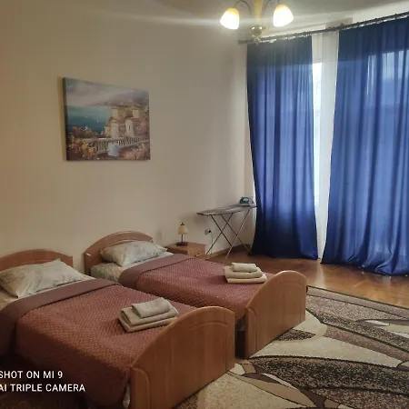 Domovik ,kirilla I Mefodiya, 5 Apartment