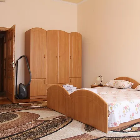 Domovik ,kirilla I Mefodiya, 5 Apartment Mukacheve