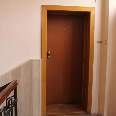 Apartment Domovik ,kirilla I Mefodiya, 5 *