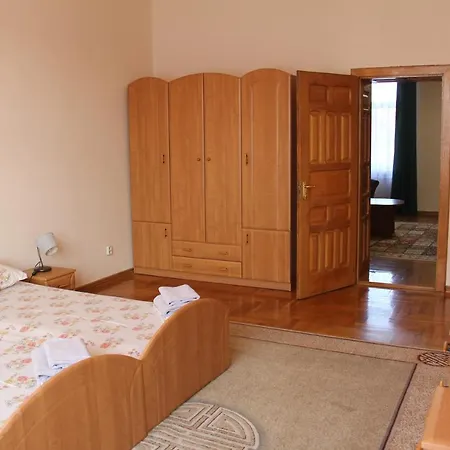 Domovik ,kirilla I Mefodiya, 5 *