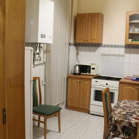Domovik ,kirilla I Mefodiya, 5 Daire *