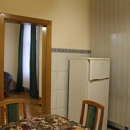 Domovik ,kirilla I Mefodiya, 5 Appartamento