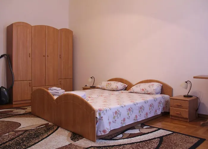 Domovik ,kirilla I Mefodiya, 5 아파트