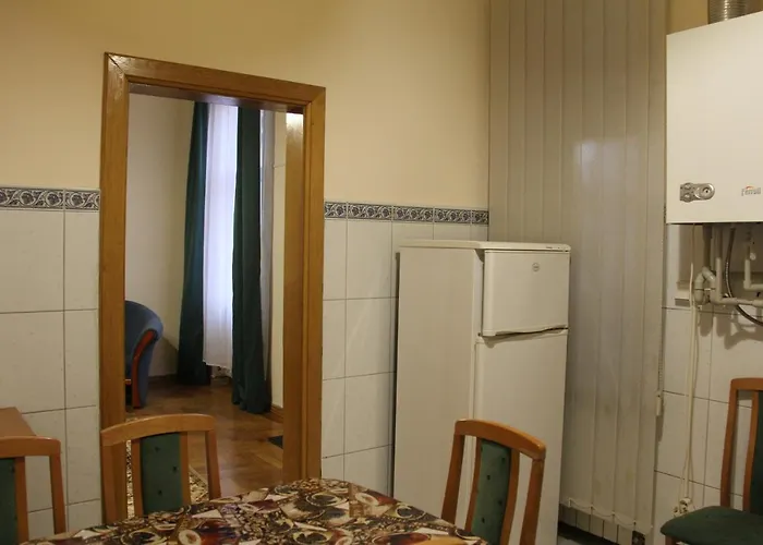 Domovik ,kirilla I Mefodiya, 5 아파트